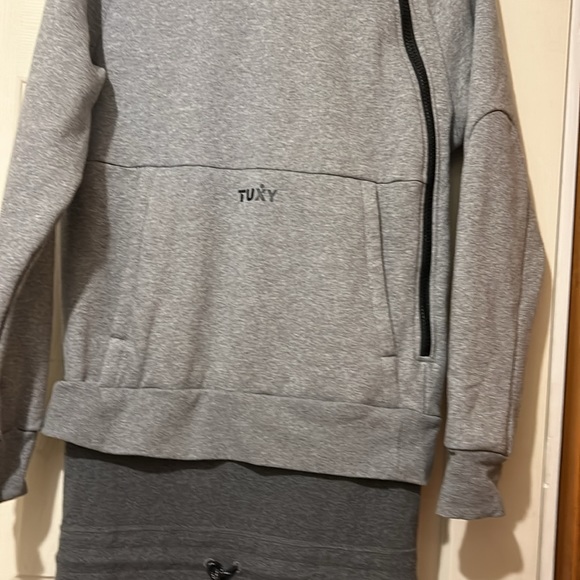 Tuxy - Picture 3 of 16